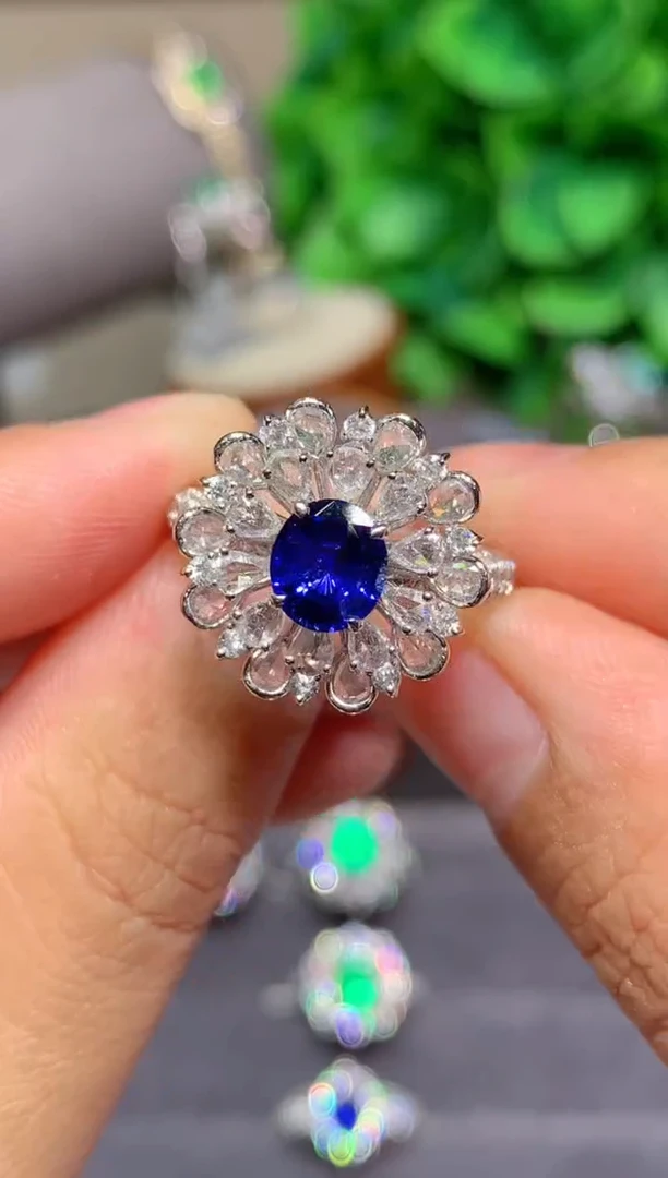 戒指蓝宝石18K金镶嵌1.11ct
