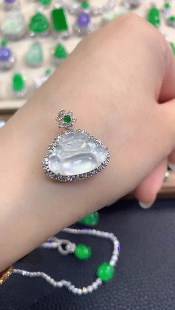 翡翠18K金镶嵌吊坠(不含链)春日珠宝 D6