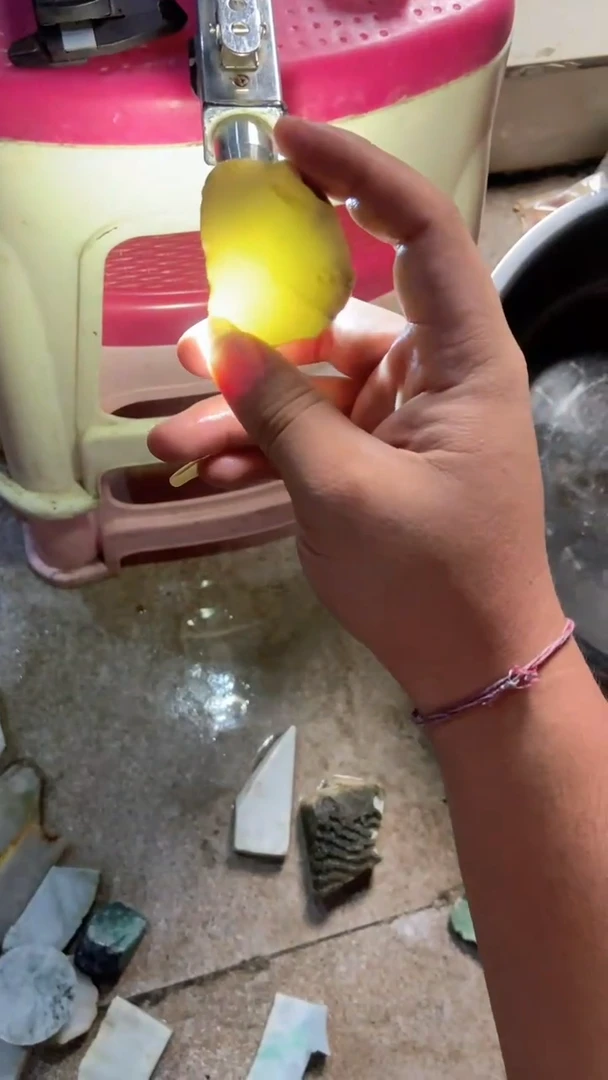 配石翡翠翡翠边角料未加工17