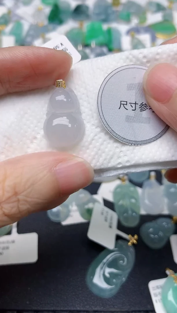 颈饰18K金镶嵌翡翠天然缅甸A货翡翠