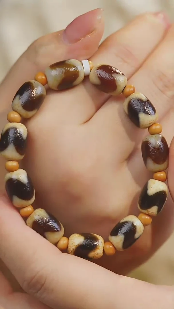 【闪购商品】玛瑙/玉髓手串合金多样性发其一（牙牙）