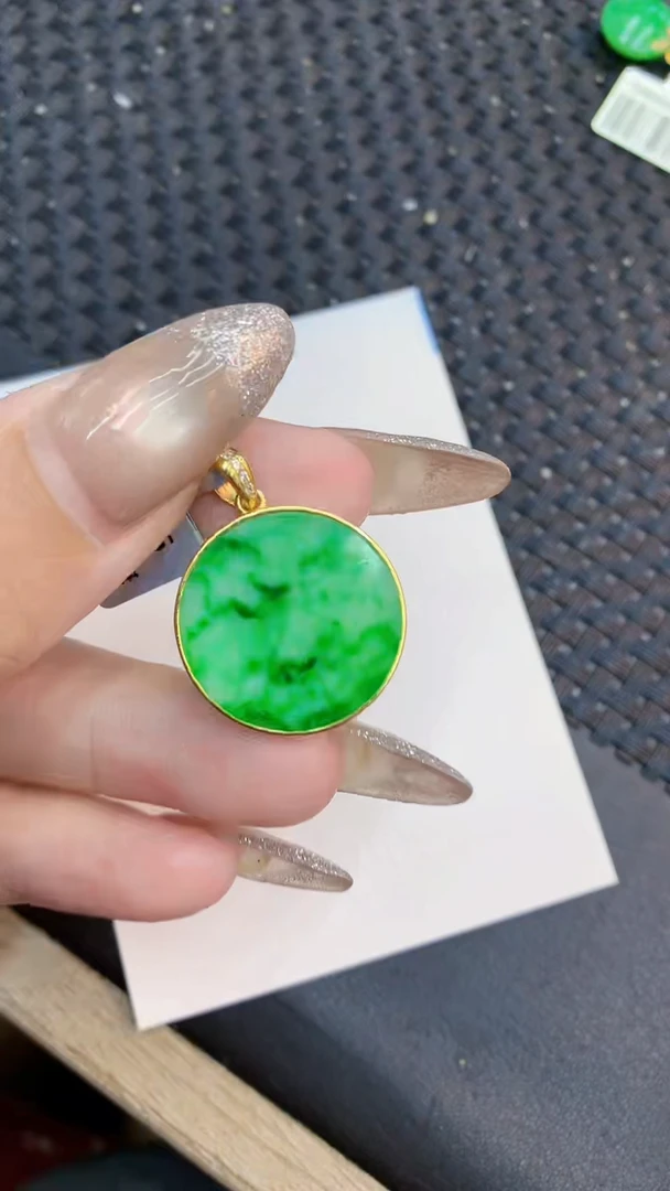 颈饰未镶嵌翡翠1