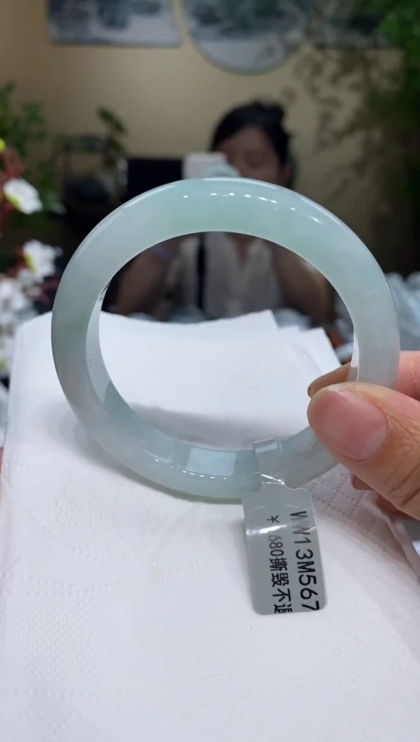 翡翠手镯未镶嵌翡翠57