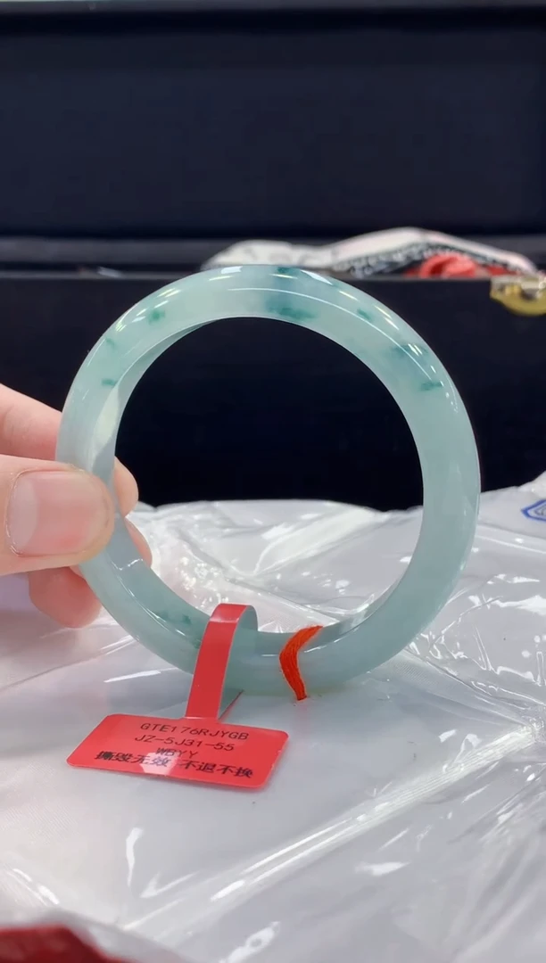 未镶嵌手镯翡翠翡翠手镯