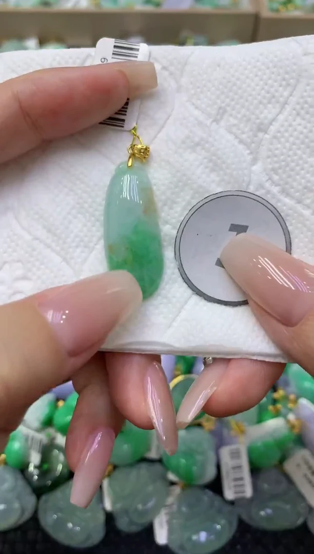 颈饰未镶嵌翡翠天然缅甸翡翠A货