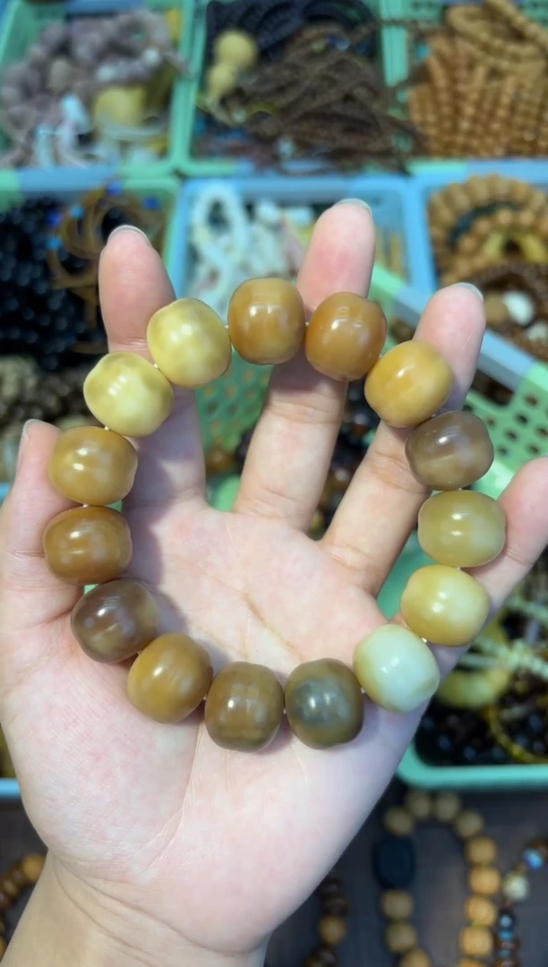 手串白玉菩提蛋堡