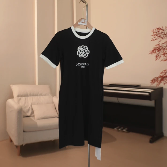 Y079 时尚潮流立体装饰图案字母印花短袖连衣裙