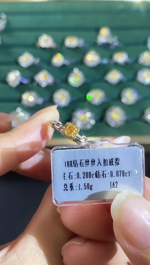 18K金镶嵌戒指钻石381