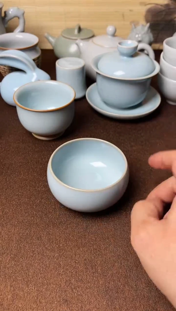 特惠福利-微瑕天青釉纯手工禅定杯