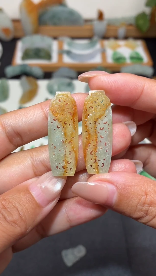 未镶嵌定制翡翠耳饰一对