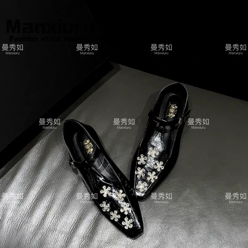 【曼曼】ManXR-“新品25ss高级感时髦女鞋”低跟尖头玛丽珍鞋