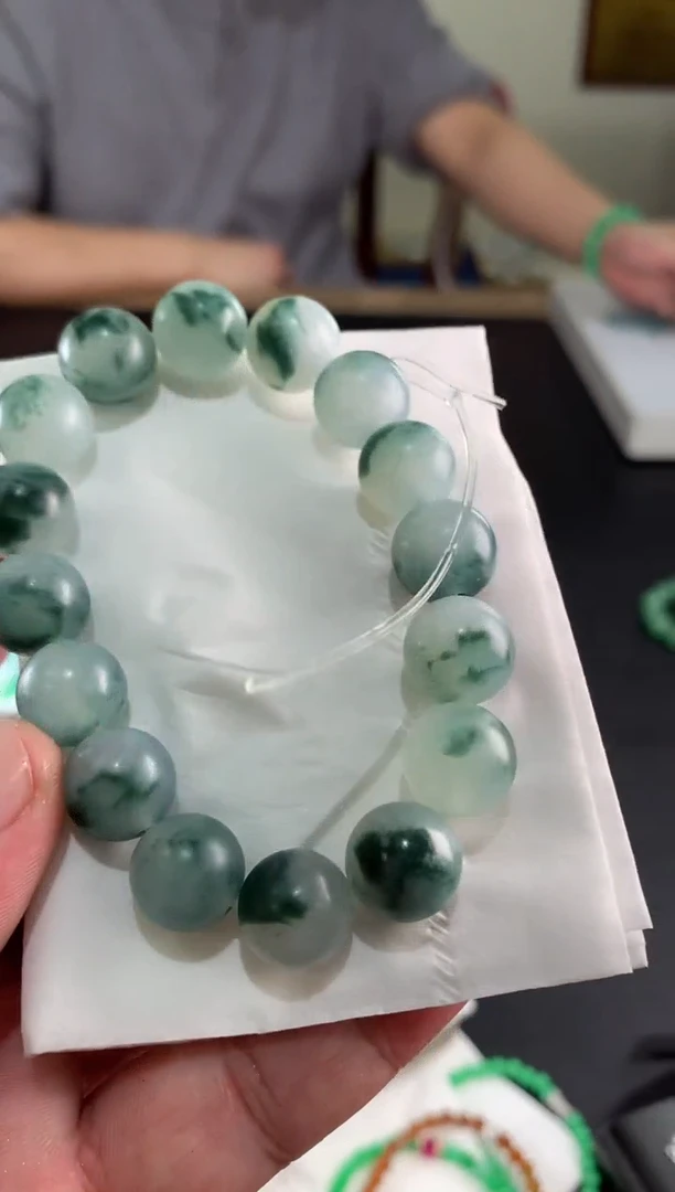 未镶嵌定制翡翠现*翡翠