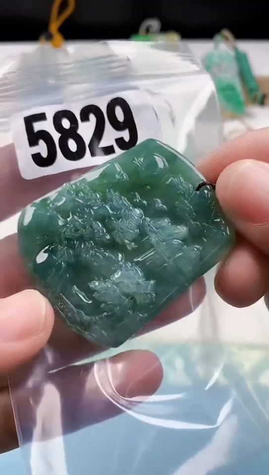 【闪购商品】翡翠颈饰未镶嵌天然翡翠吊坠挂件