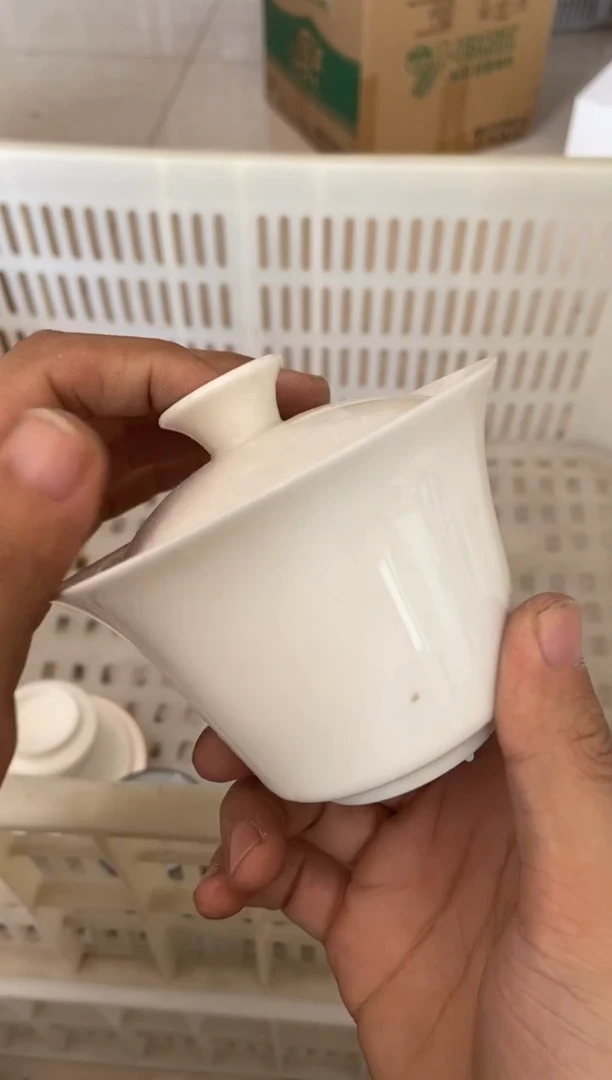 无运费险有瑕疵的摄影的产品有使用过的痕迹有点脏介意勿拍