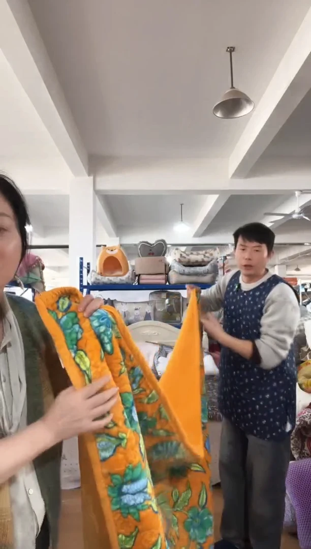 棉棉A12 黄底黄色花叶床盖200*230