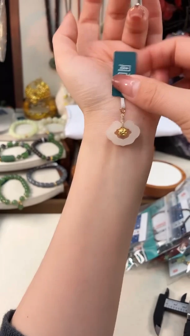 未镶嵌和田玉吊坠@@I921D016552