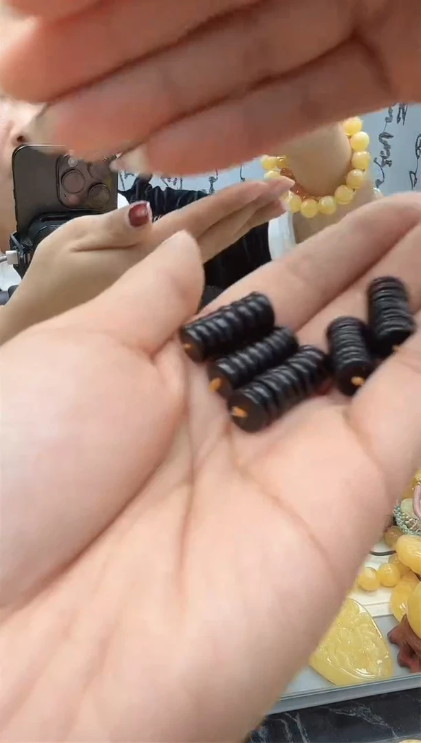 【闪购商品】琥珀裸石未镶嵌隔片  多样性发一