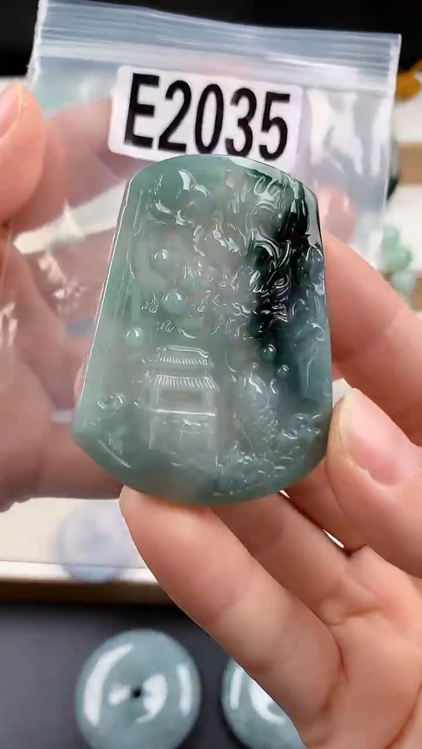 颈饰未镶嵌翡翠天然翡翠吊坠挂件
