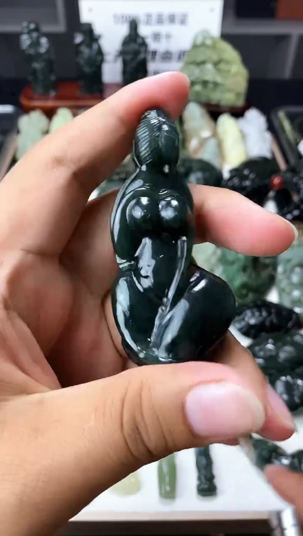 颈饰未镶嵌和田玉1