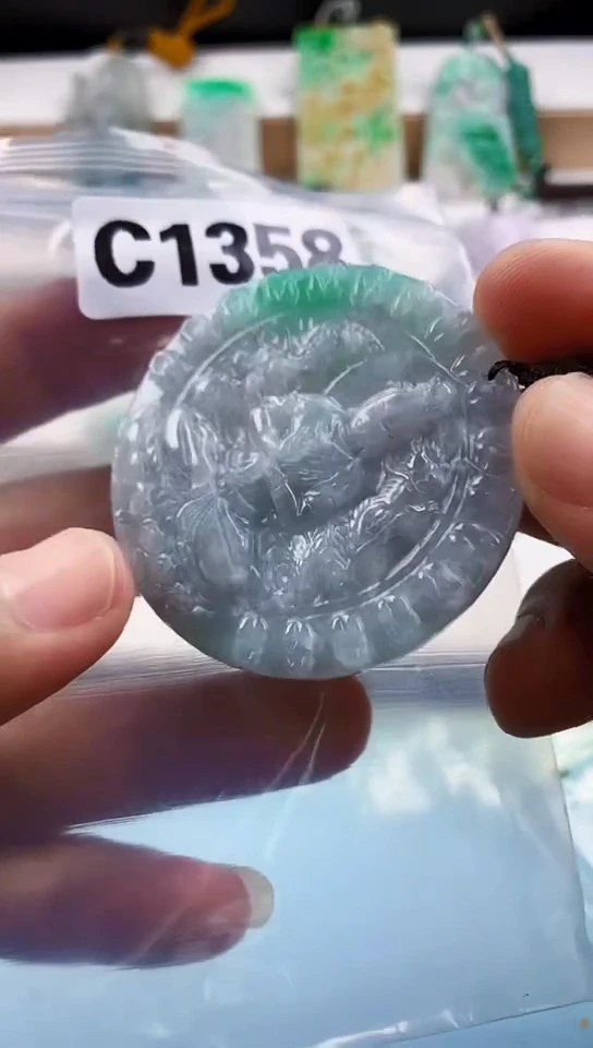 翡翠未镶嵌颈饰天然翡翠吊坠挂件
