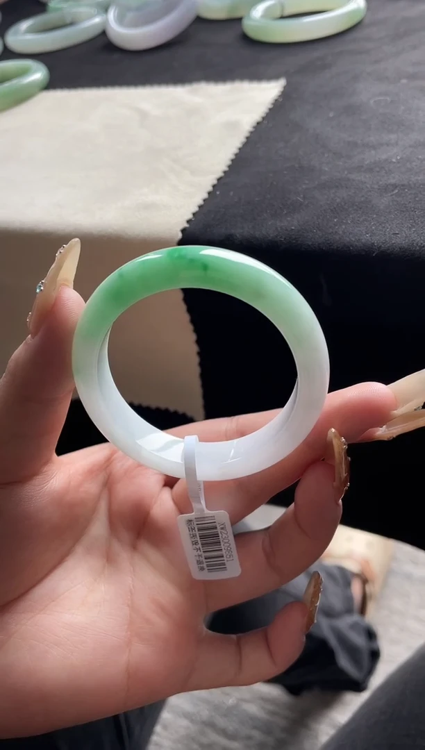 未镶嵌手镯翡翠三天鉴赏期