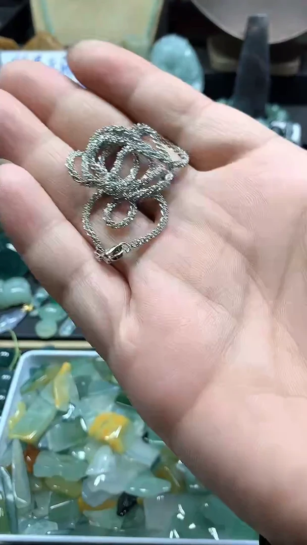 【闪购商品】翡翠吊坠(不含链)未镶嵌链