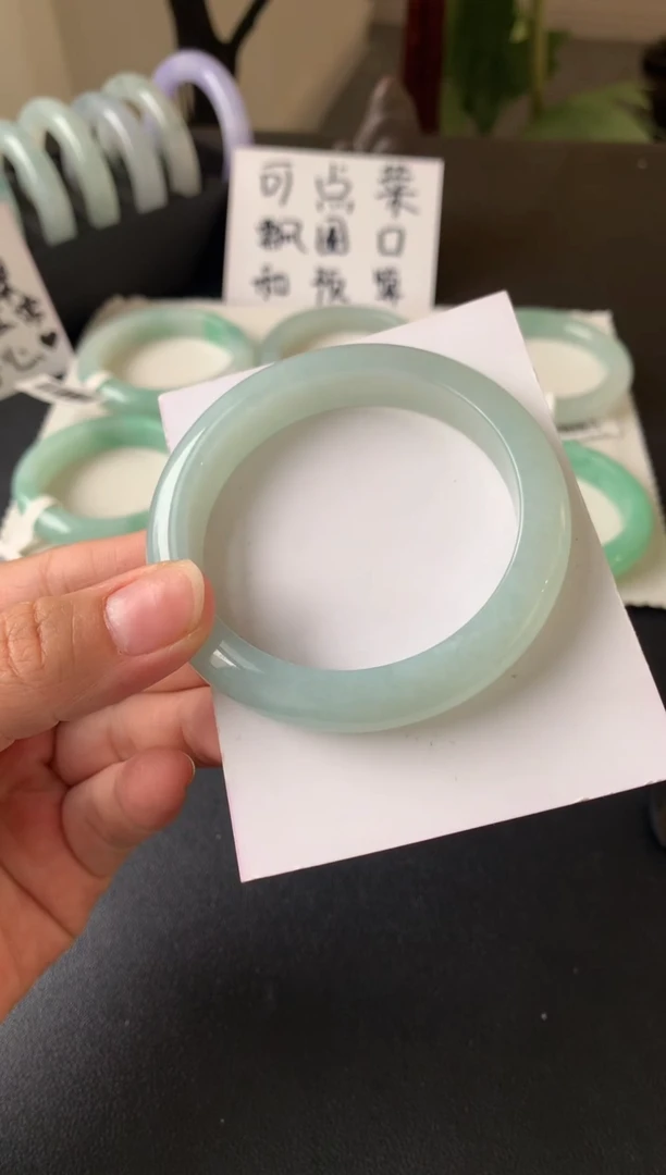 未镶嵌手镯翡翠55.6正圈