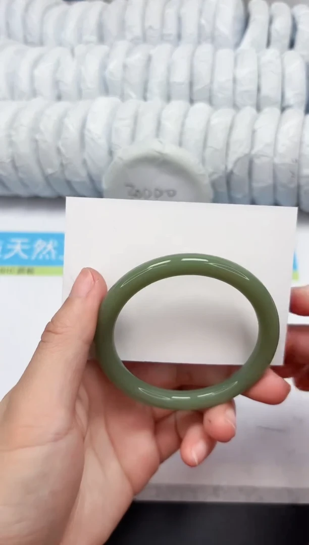 【闪购商品】石英质玉手镯未镶嵌269-58.6
