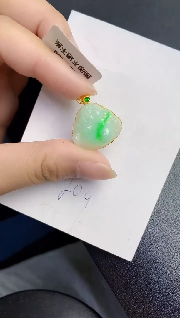 翡翠18K金镶嵌颈饰000000000