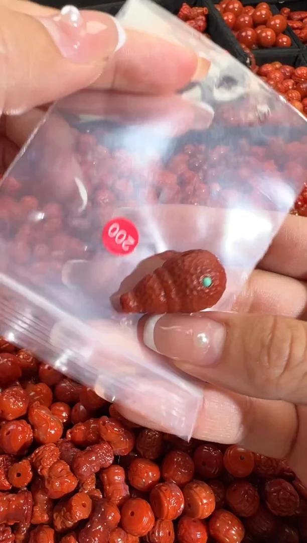 颈饰未镶嵌南红玛瑙1