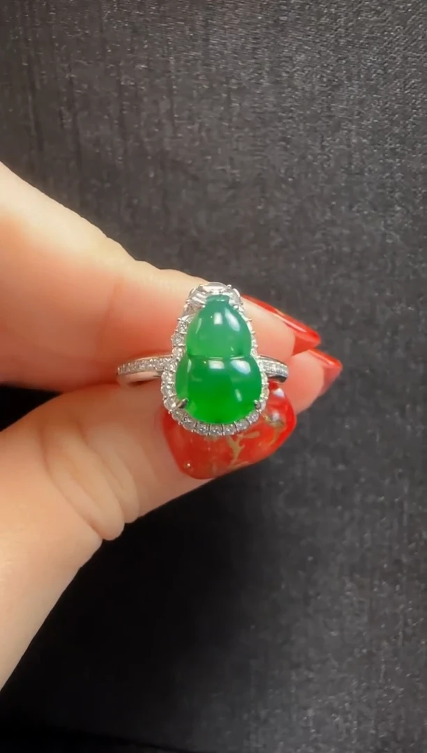 【闪购商品】翡翠戒指18K金镶嵌215葫芦一只