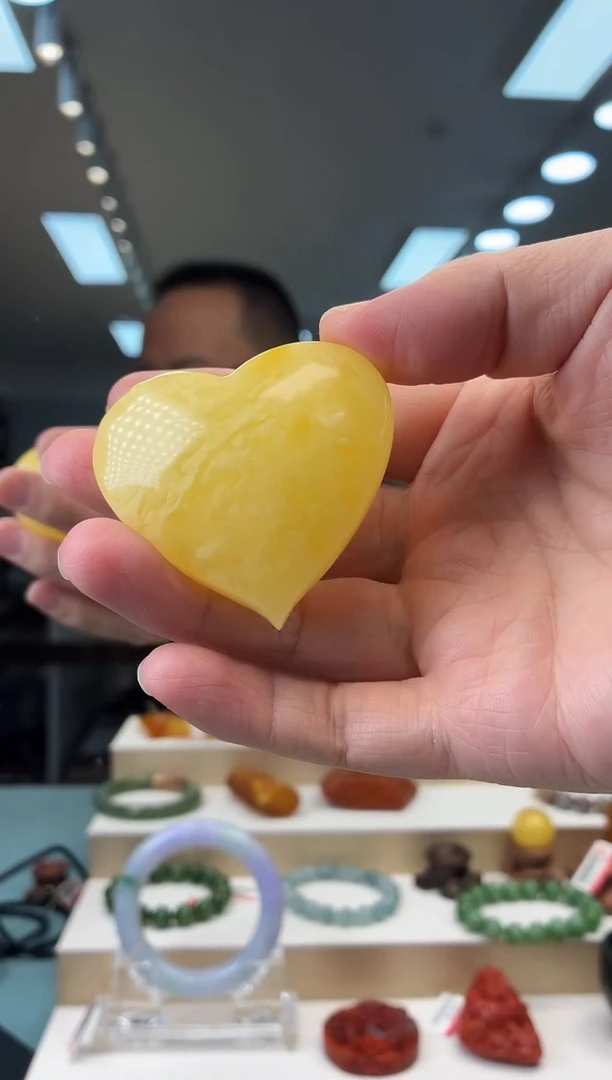 琥珀颈饰未镶嵌吊坠
