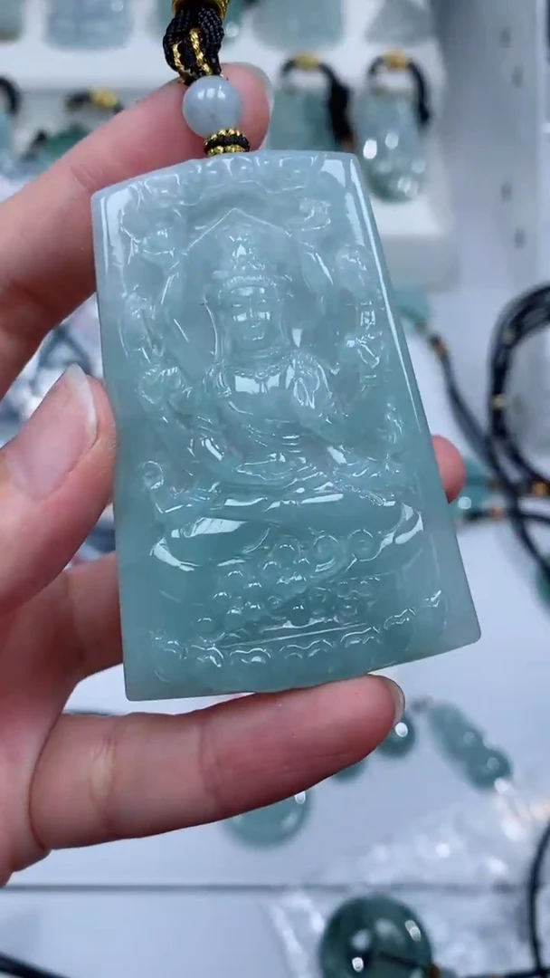 颈饰未镶嵌翡翠吊坠