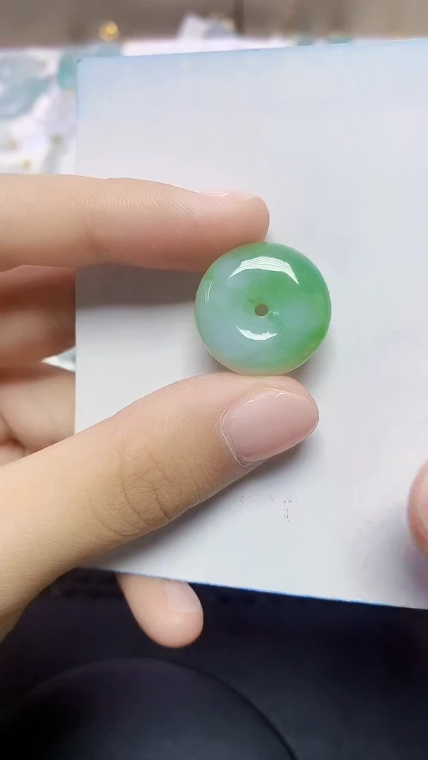 翡翠未镶嵌颈饰45345345345