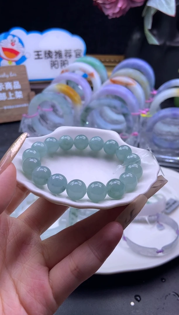 未镶嵌挂件翡翠手串