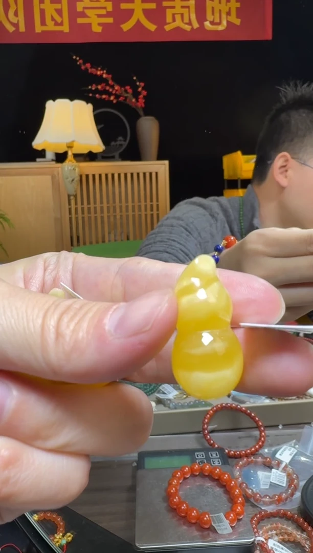 【闪购商品】蜜蜡吊坠(不含链)未镶嵌俄料白花蜜蜡葫芦3-4克