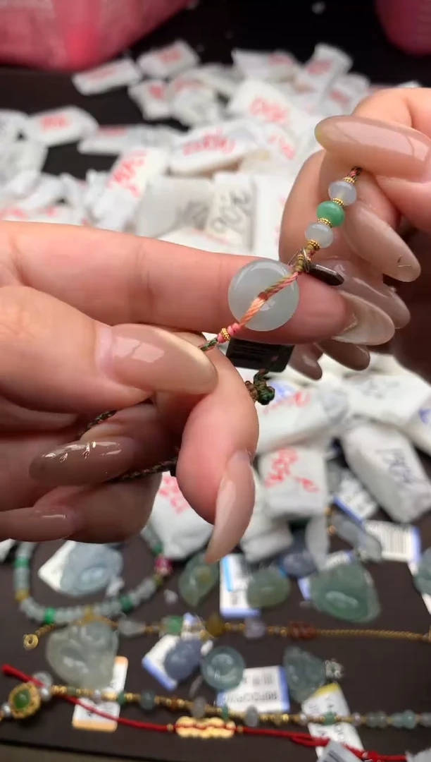 【闪购商品】翡翠手绳未镶嵌—