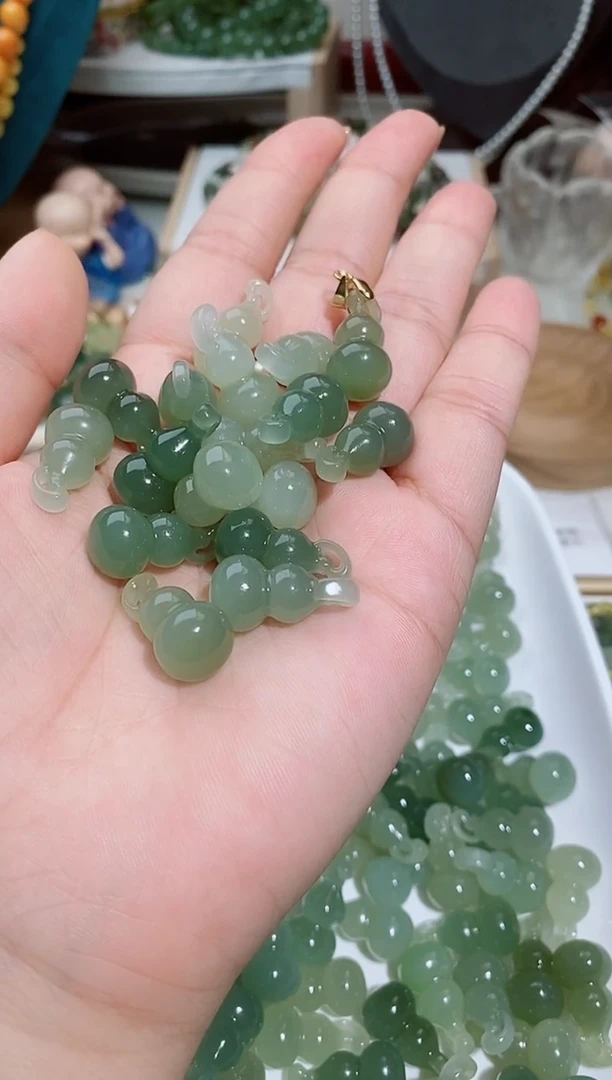 和田玉未镶嵌吊坠(不含链)A1多样性发其一