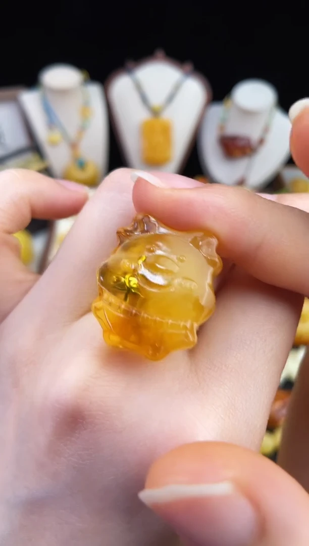 琥珀未镶嵌珠宝奇石柒月