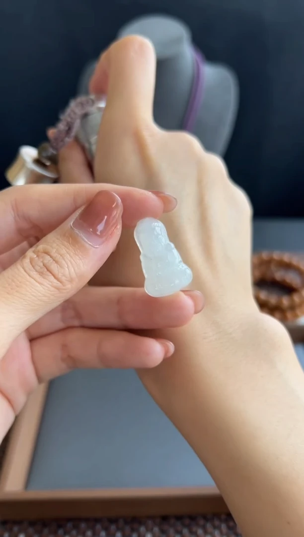 翡翠未镶嵌吊坠(不含链)401买断