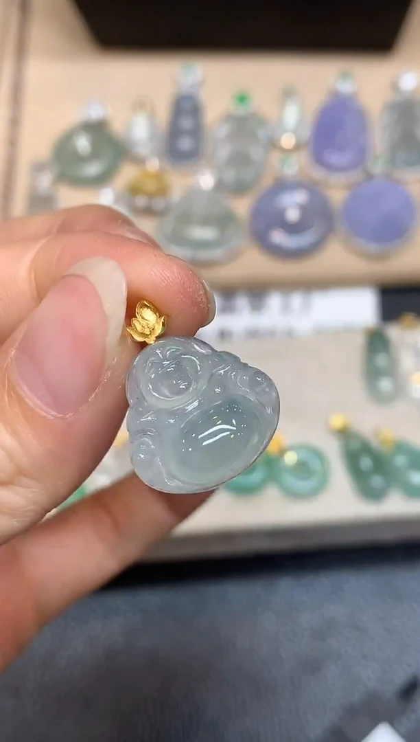 颈饰18K金镶嵌翡翠佛公【无服务费