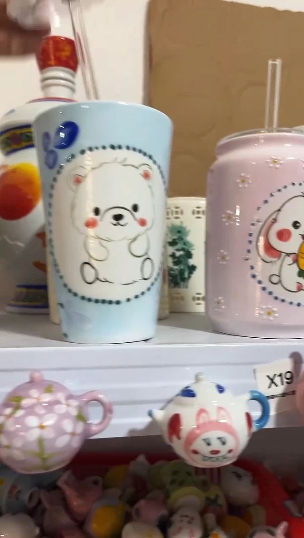 微瑕手绘吸管杯景德镇