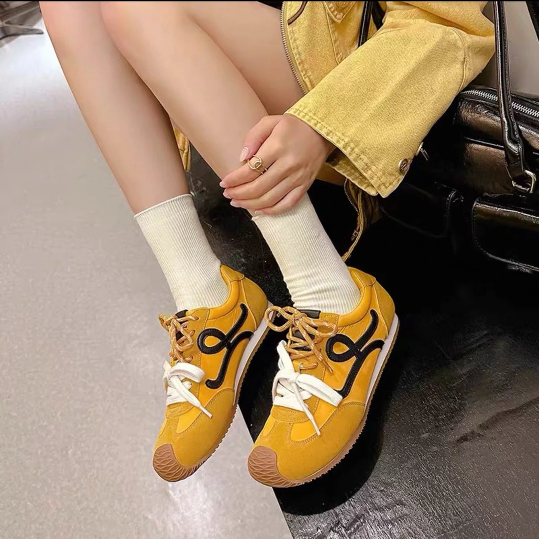 【米热】6112新款女鞋低跟潮流德训鞋休闲系带平底磨砂女单鞋