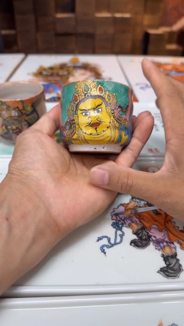 以笔为心，以瓷为纸。