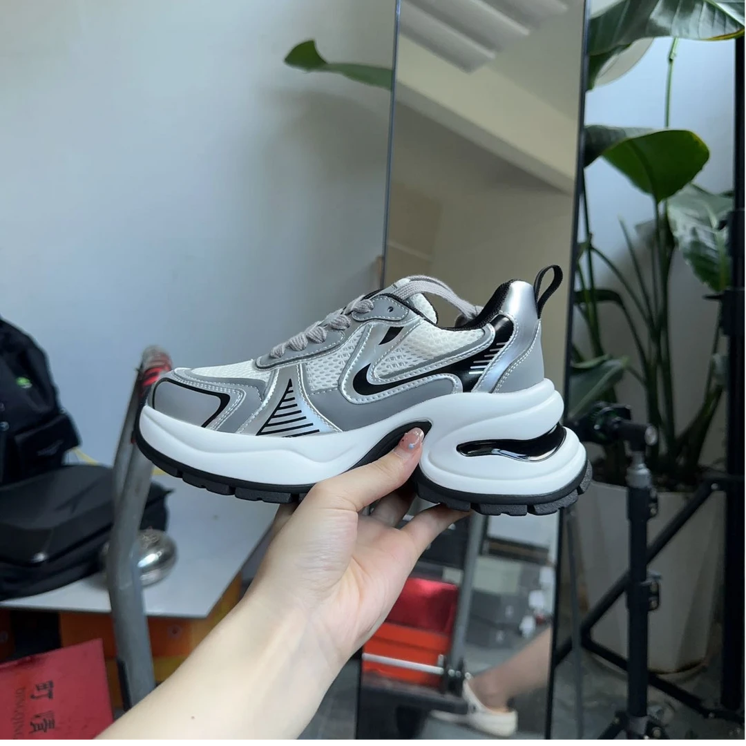 056宝妈高端四季款舒适运动鞋银色（温州宝妈鞋）