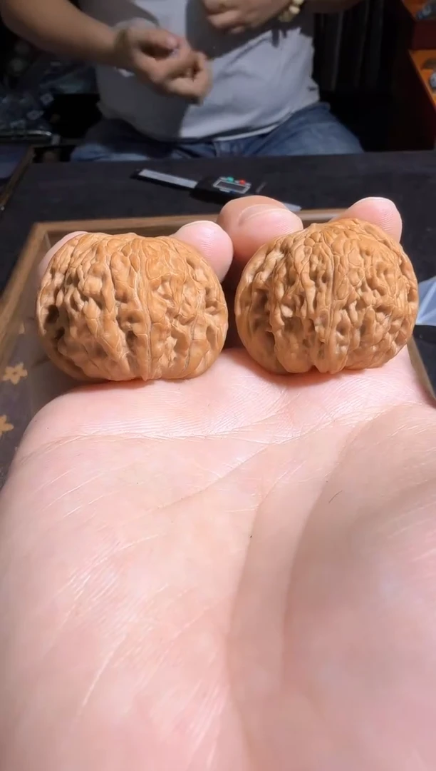 把件核桃38.9尺磨盘