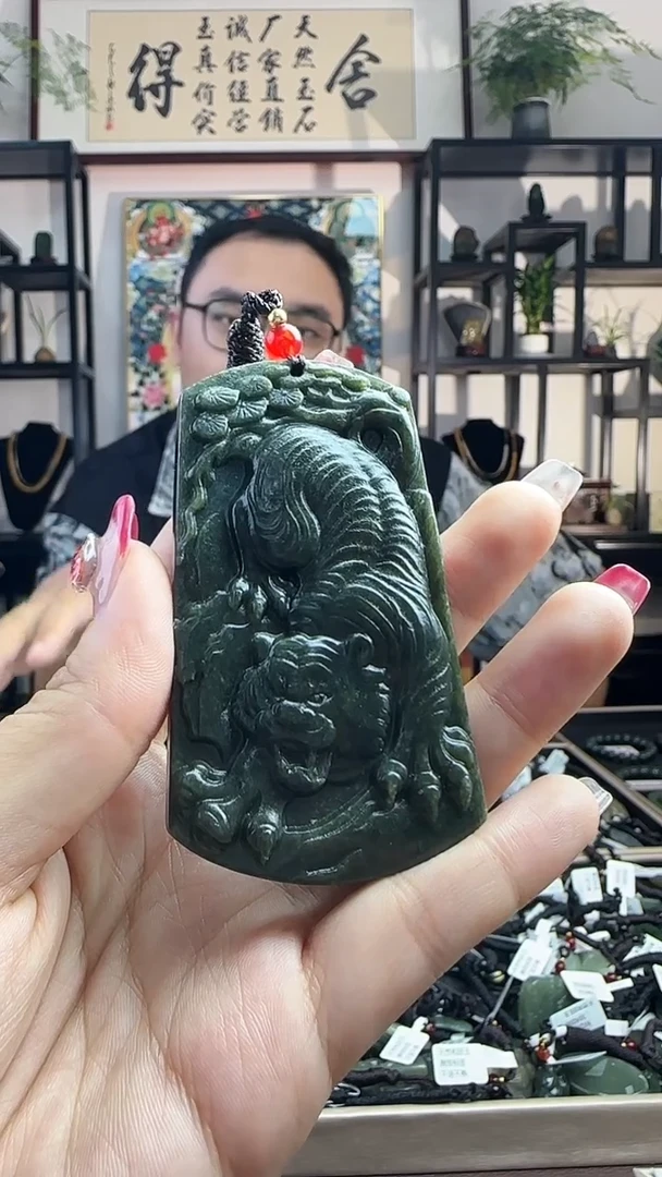 颈饰未镶嵌和田玉闪购多样性发其一