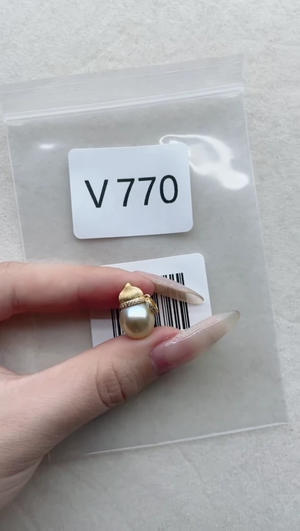 【闪购商品】海水珍珠吊坠银S925镶嵌V770