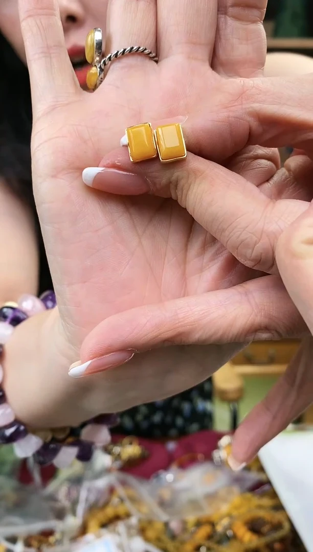 未镶嵌琥珀耳饰多样性发一