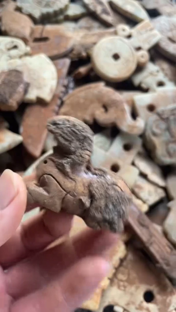 和田玉（糖玉）未镶嵌挂件东顺摆件链接1524654654